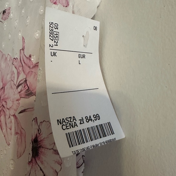 Cute Summer Blouse - Picture 4 of 4